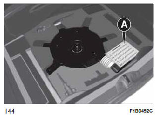 SUBSTITUIÇÃO DE UMA RODA (versões com Subwoofer)